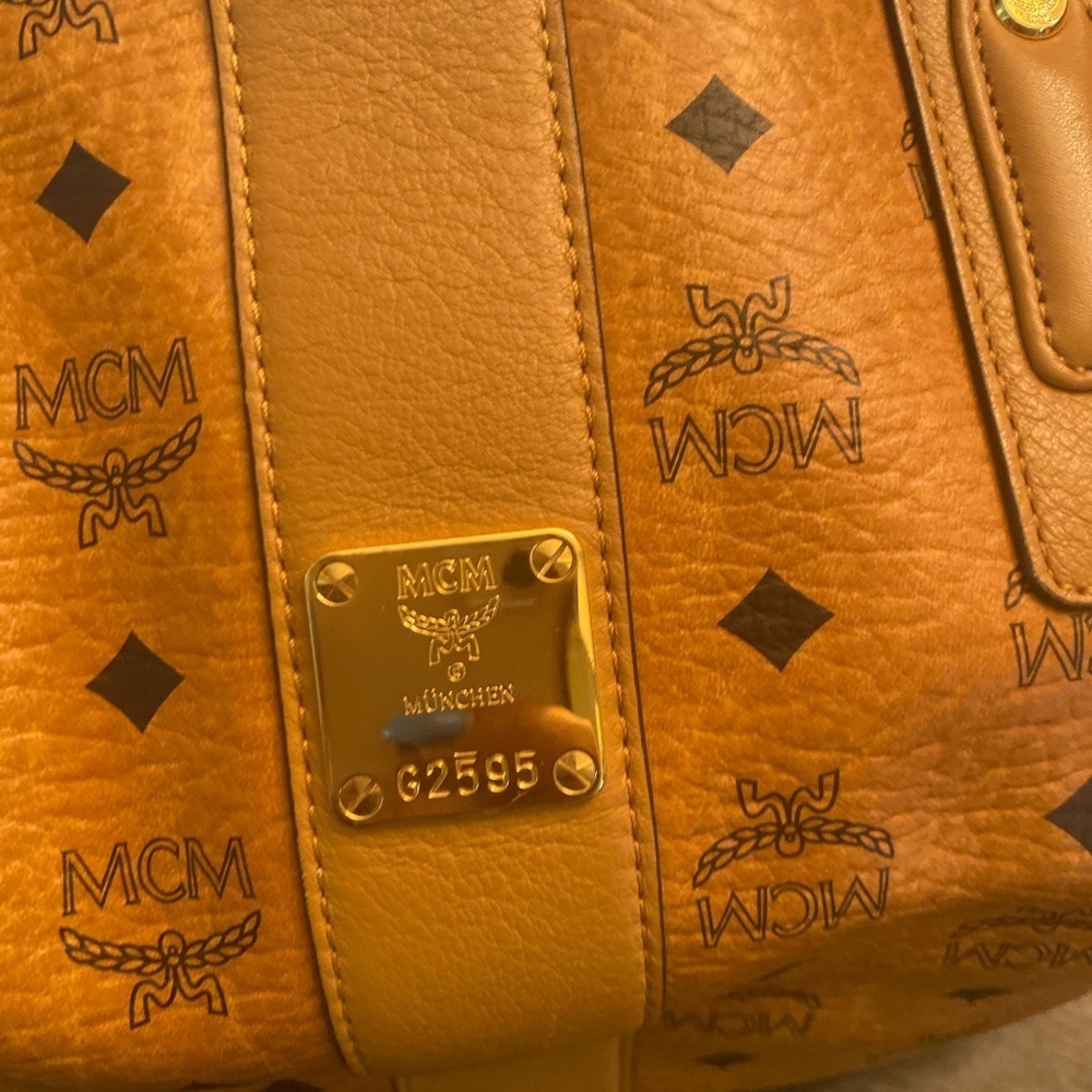 3 Piece Sale ๐MCM Tote Handbag Wallet - Picture 9 of 16
